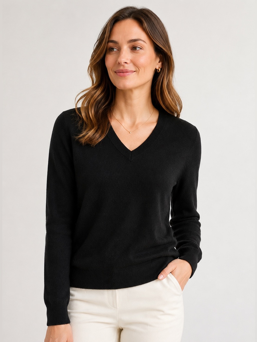 NEW 100% Cashmere V-Neck Sweater • NWT • Size Large • Black